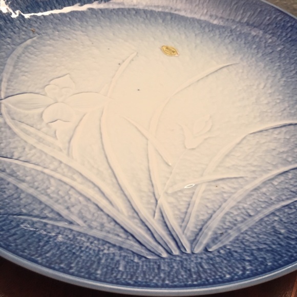 Arita Decorative Blue Iris Plate 12” - Picture 3 of 8